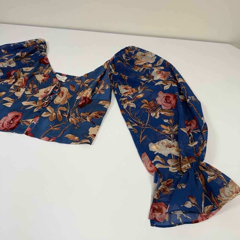 Urban Outfitters Cropped Long Sleeve Floral Top Womens Large Blue Boho - Picture 11 of 12